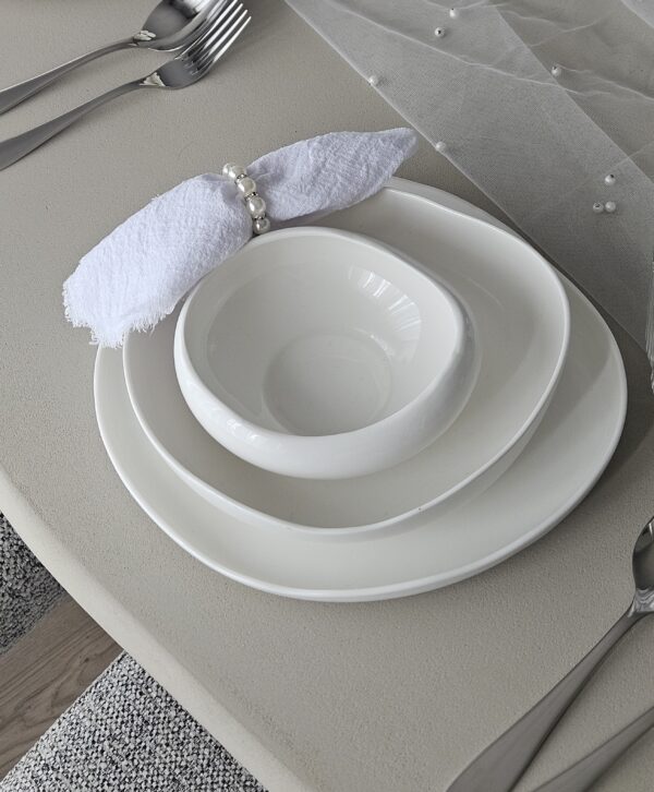 service de table blanc en porcelaine fine
