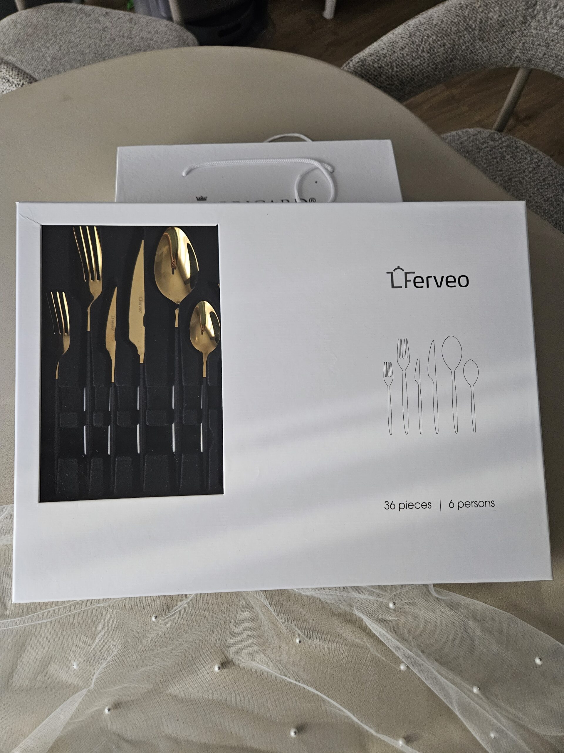 Coffret de couverts dorés manches nacrés effet opale noire (36 pièces - 6 personnes) – Image 8