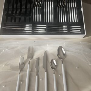Coffret de couverts argentés manches nacrés effet opale blanche (36 pièces - 6 personnes)