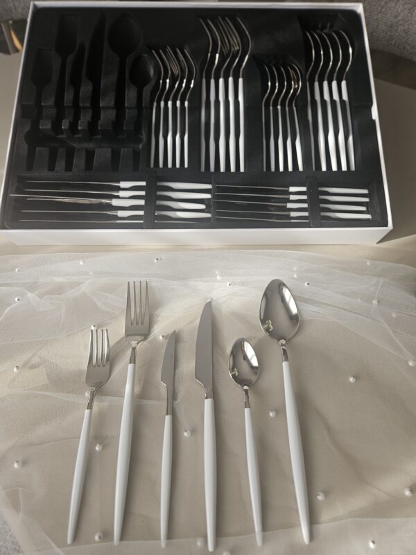 20250928_170048 Coffret de couverts argentés manches nacrés effet opale blanche (36 pièces - 6 personnes)